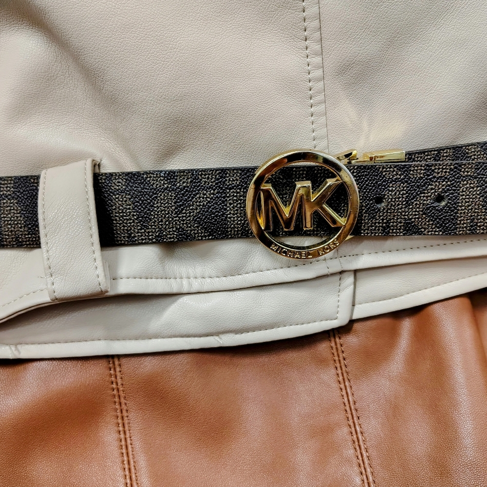 MICHAEL KORS SIGNATURE GOLD LOGO BELT BUCKLE WITH LEATHER BELT FITS 36-40 UNISEX